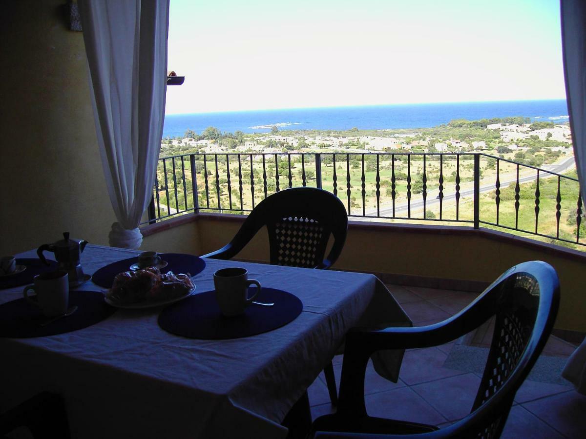 Vista Baia Blu Apartment Budoni Bagian luar foto